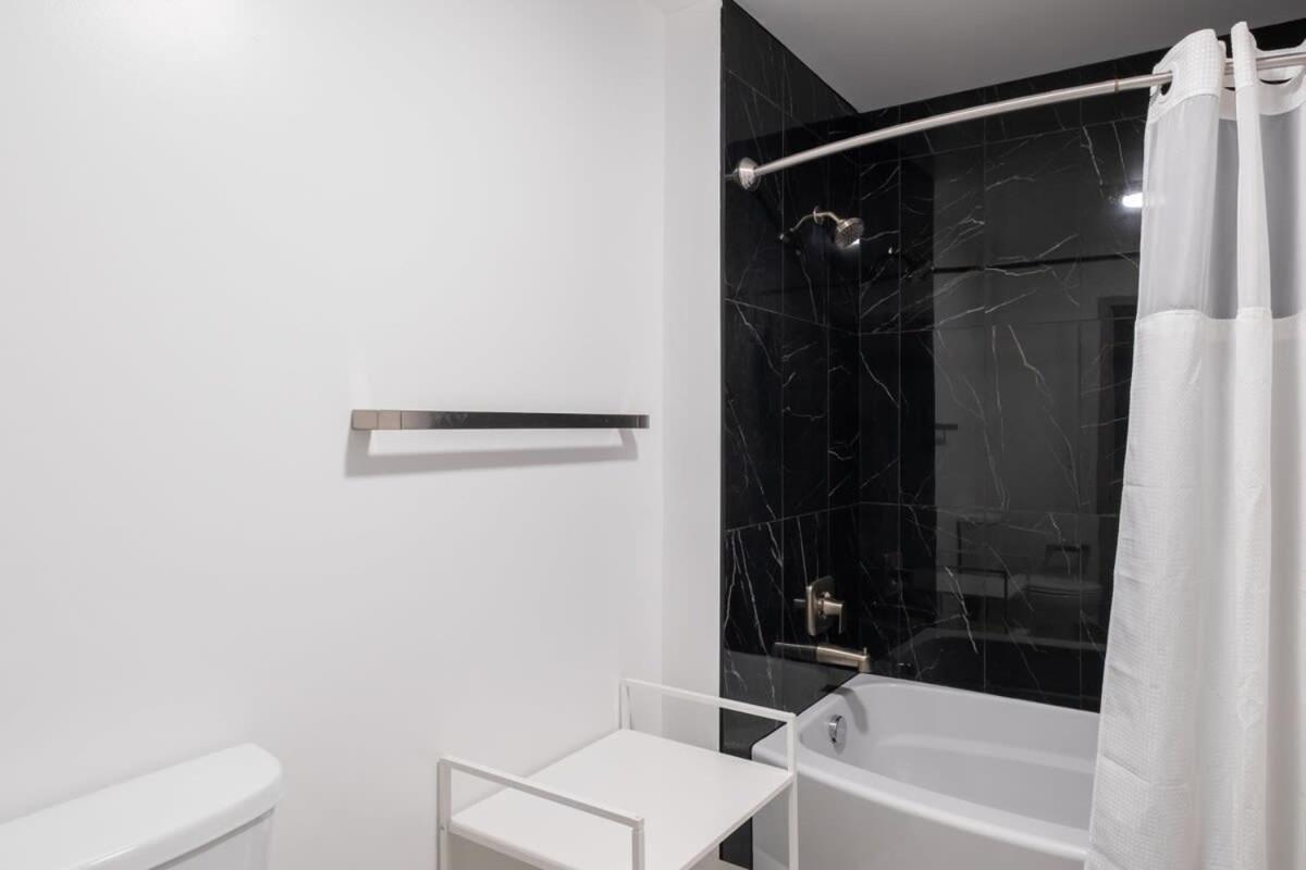 4B 2Ba Luxury Central Apartment With Gym Charlotte Buitenkant foto